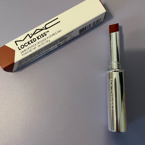 NWT MAC 24 hour lipstick - Picture 3 of 5